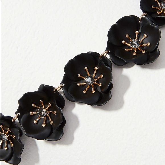 LOFT Jewelry - LOFT | Floral Statement Necklace